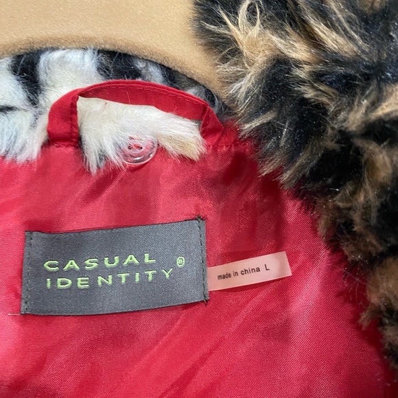 NWOT Casual Identity ladies red quilted vest removable animal print collar Large - Picture 7 of 8